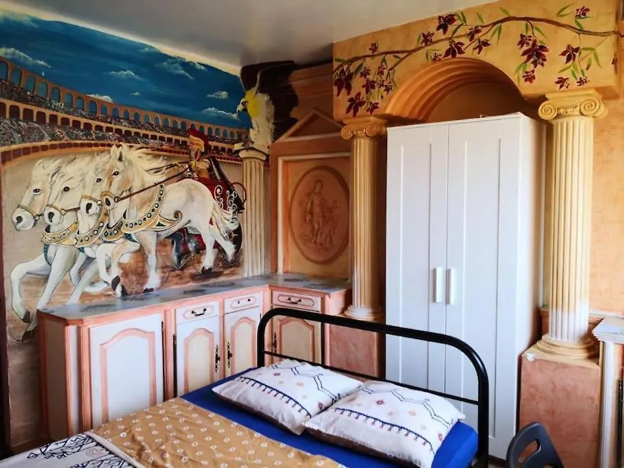 Guest house Air-Conditioning Room In An Apartment Of 4 Rooms Toulon