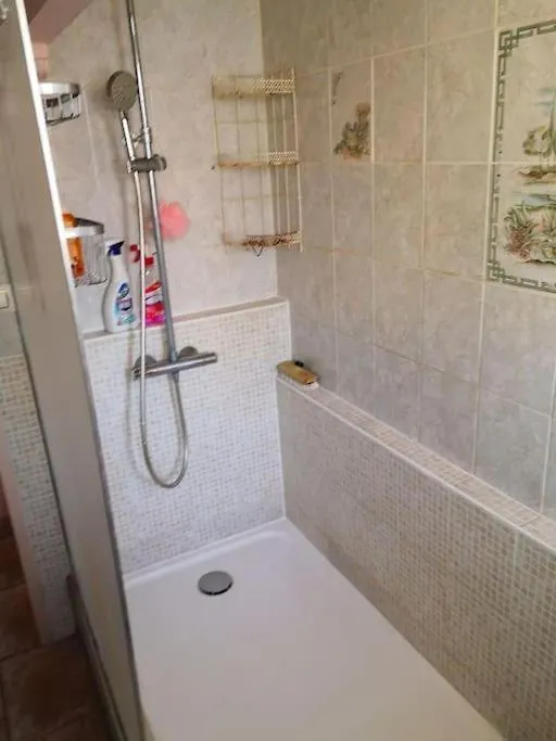 Guest house Air-Conditioning Room In An Apartment Of 4 Rooms Toulon France
